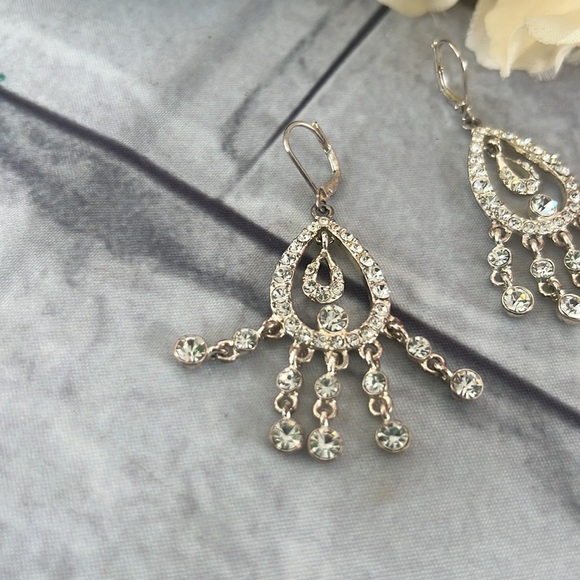Tear drop chandelier bling earrings unbranded - Picture 2 of 5